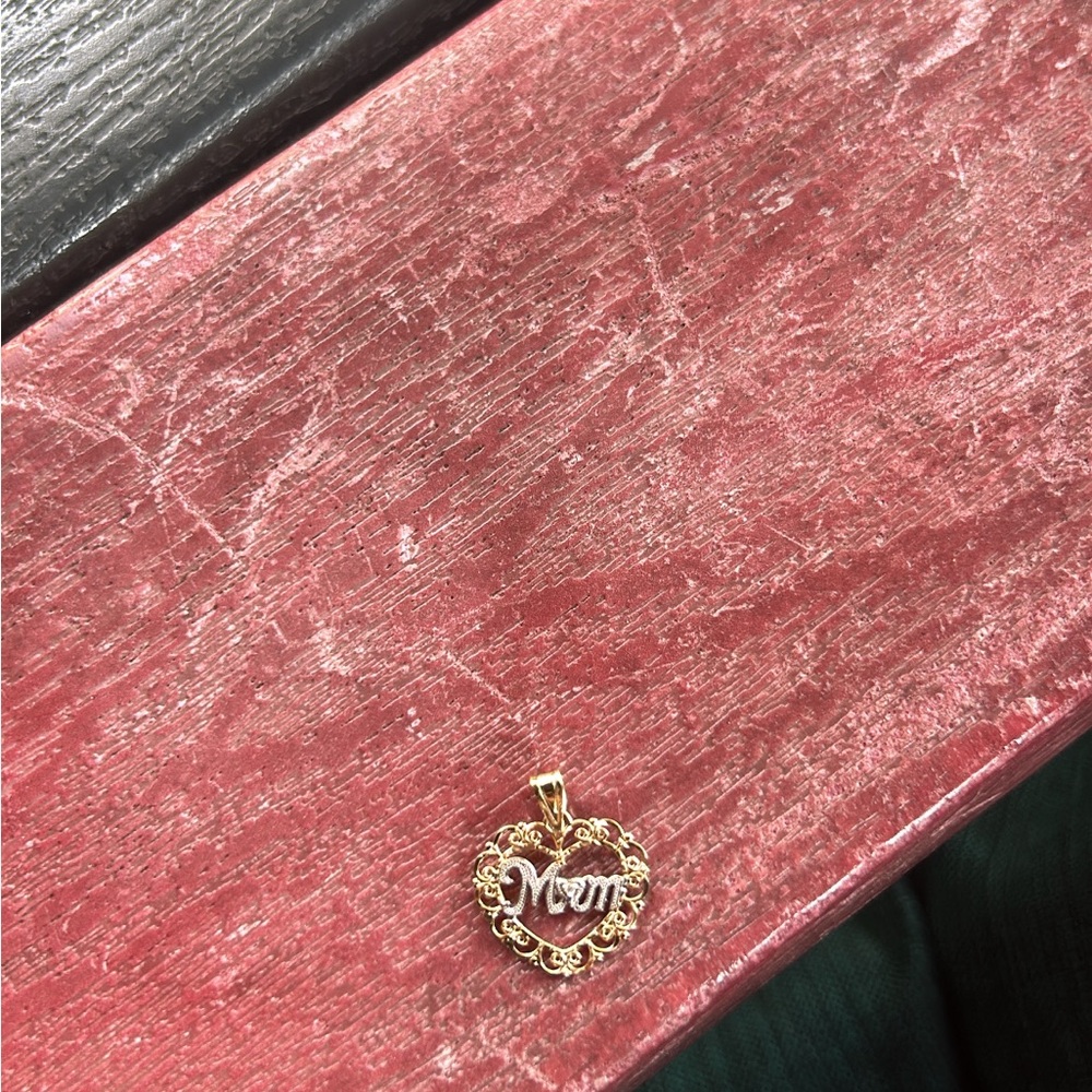 Charm - Picture 4 of 4